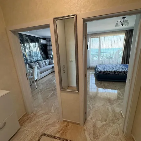 One Bedroom Golden Sea View Panorama アパート ポモリエ